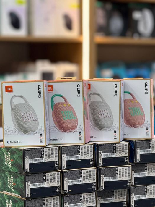 Портативная колонка jbl clip 5 для похода с карабином