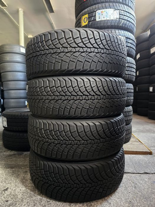 Kumho 215/55 R17 98V MS iarnă