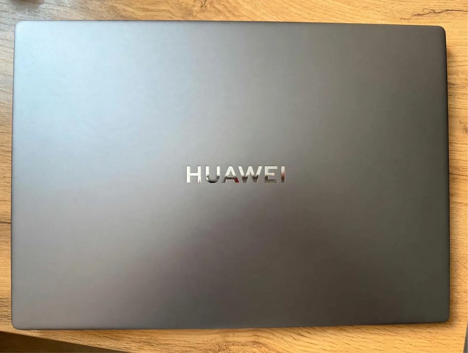 Huawei MateBook D16 / D15