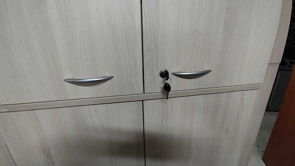 Гардероб с четири врати и рафтове - Офис шкаф -  80/40/226