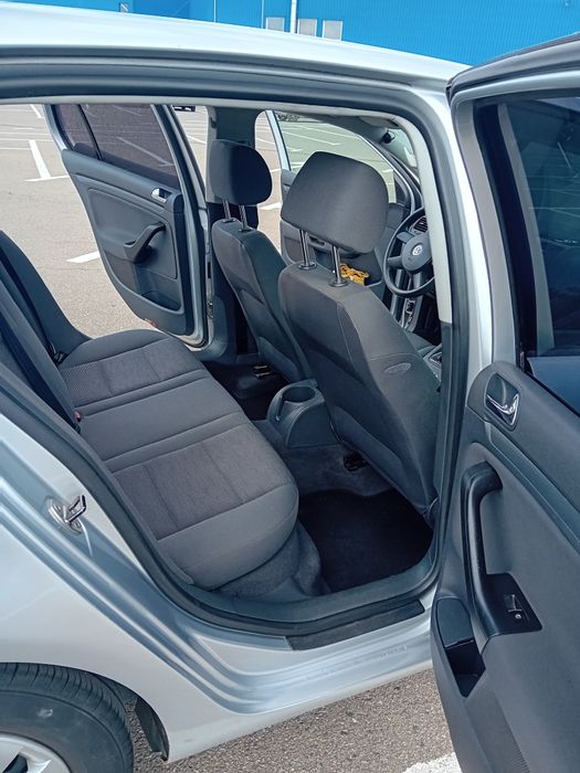 VÂND Volkswagen  Golf 2005