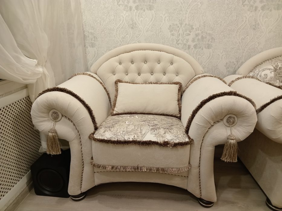 Продаётся комплект мягкой мебели