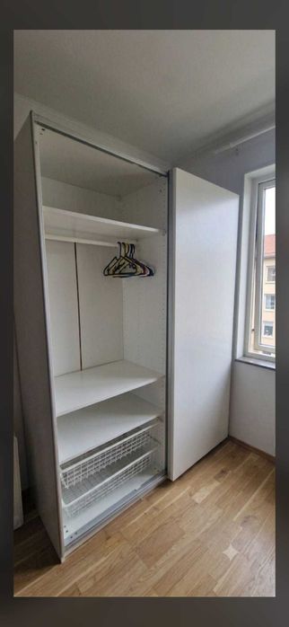 Dulap IKEA, PAX/Hasvik cu uși glisante (159x60x201 cm) + polițe și coșuri