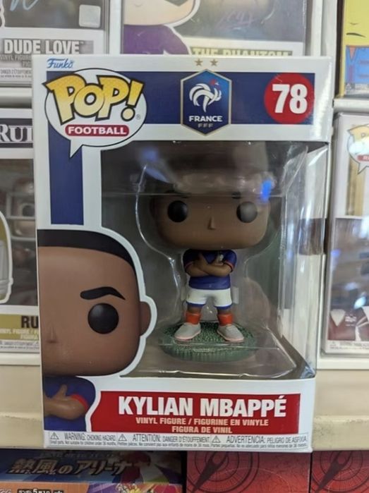 Колекционерска футболна фигурка Kylian Mbappe чисто нова