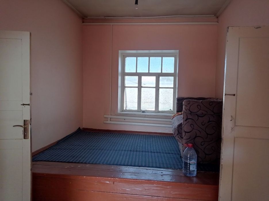 30 соток из них 20 соток теплица в  район Янгийул туман Халкабад