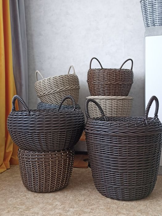 Кашпо-горшок из искусственного ротанга