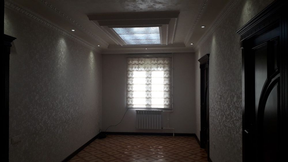 м. Беруний 4/4/9  110 м2. в доль дороги с ремонтом