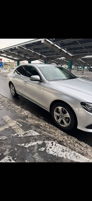 Vând Mercedes Clasa E