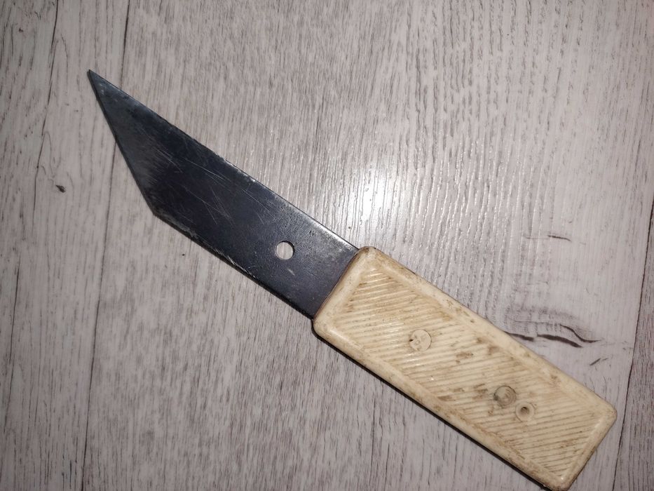 Сапожный нож заводской с рукояткой новый не точеный