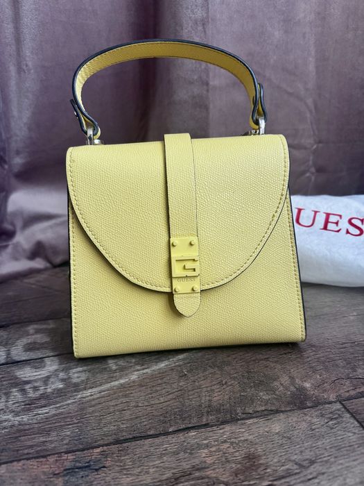 Жълта лятна чанта Guess оригинална