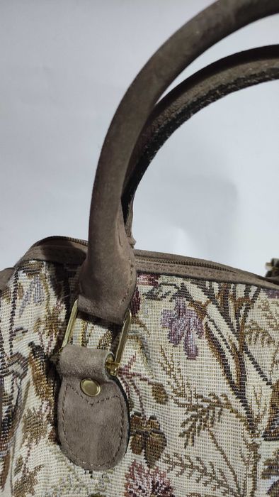 Дамска чанта с флорален дизайн