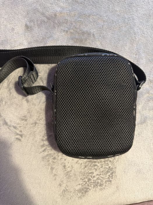 Чанта Hugo-25€,Дамска чанта DKNY-40евро