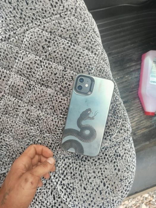 Продам айфон 11  в хорошем состоянии