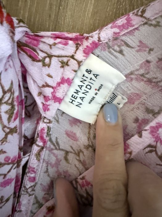 Яке тъно синьо на точки