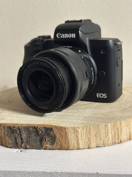 Vând cameră mirrorless Canon EOS M50