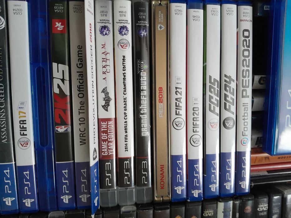 Vând jocuri PS4 și  PS3 aproape noi(stare foarte bună).