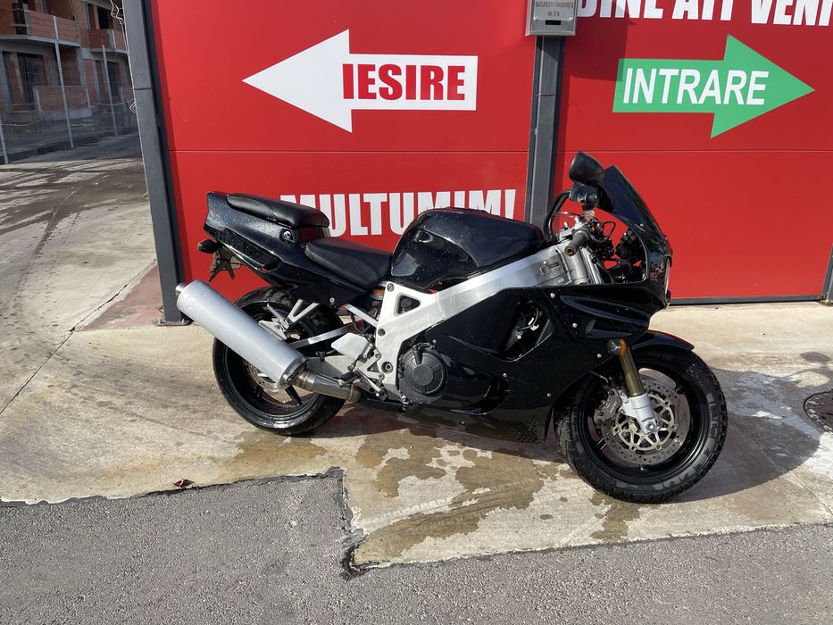 Honda cbr 900 rr fireblade sc28