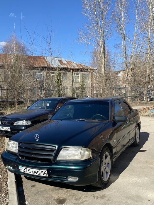 Мерседес с 200 в хорошем состояний