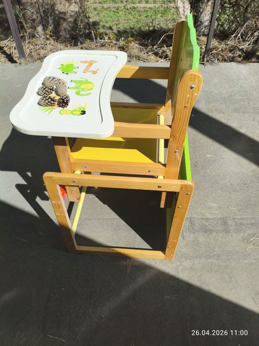 Детский стульчик для кормления