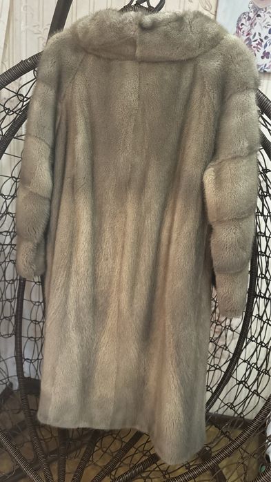 Продам норковую шубу