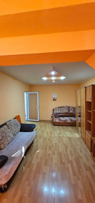 Inchiriez apartament cu doua camere decomandate Micro 21,etaj 2/4,mobilat si utilat