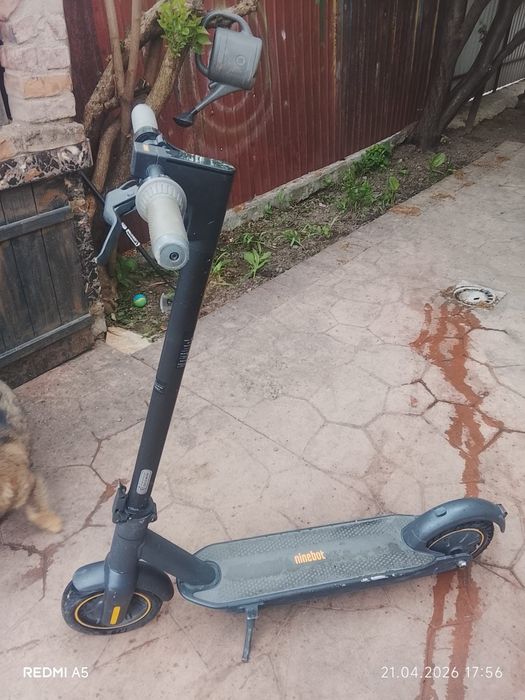 Vand Trotineta electrica sau schimb