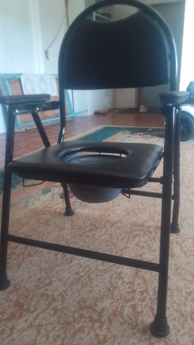 Кресло-каталка туалет