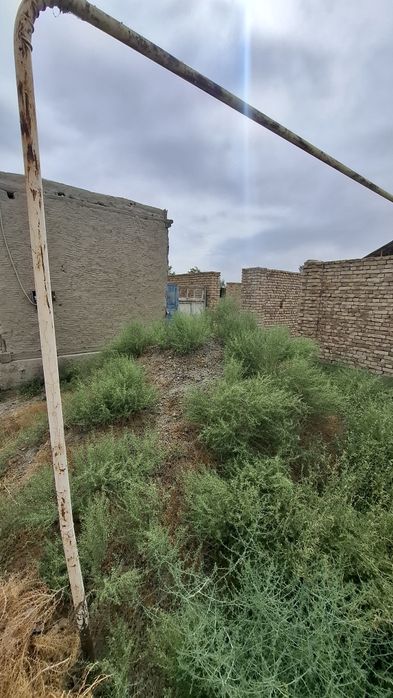 Qurilishi tugallanmagan uchastka