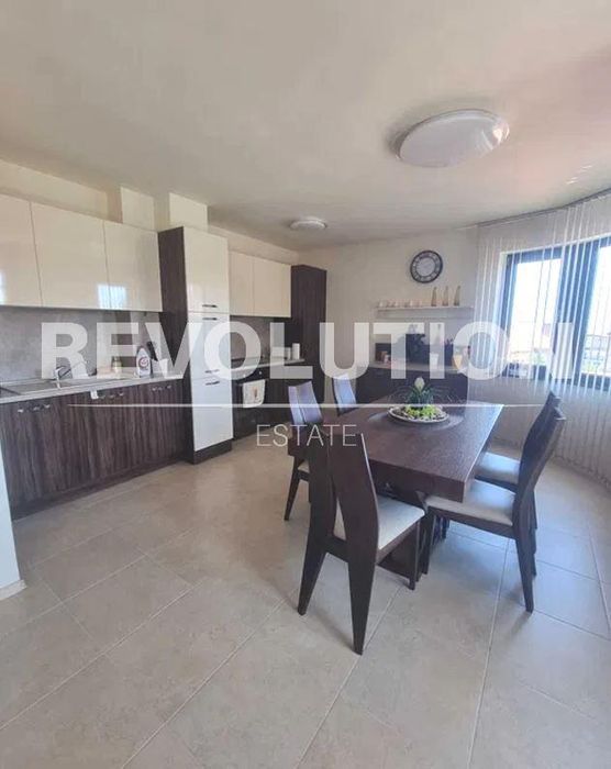 Дава се под наем Етаж от къща в Варна, Виница - 120 кв.м за 850 € - Снимка #1
