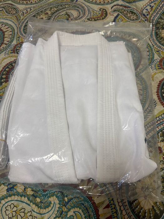 Шлем для каратэ и кимоно