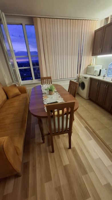 Диван клик-клак цвят горчица.