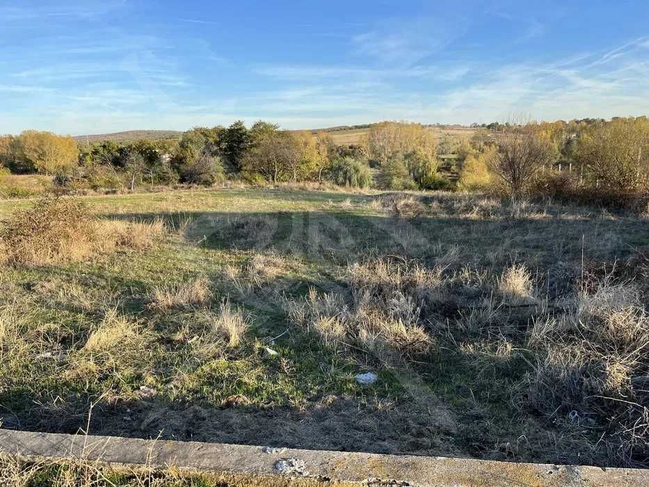 Продава се Земеделски имот в Хисаря -  кв.м за 14750 €/дка - Снимка #1