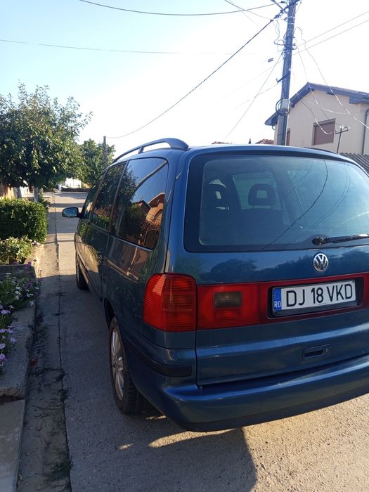 Vând Volkswagen Sharan
