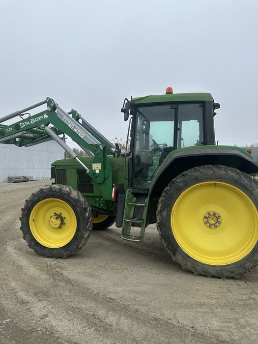 John deere 6800.