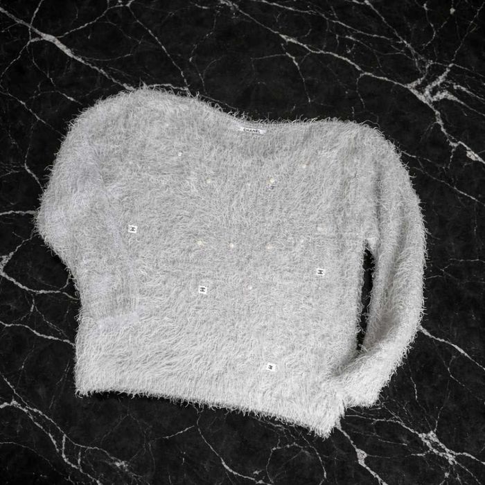 chanel пуловер сив пухкав с дълъг ръкав космат шанел блуза дълъг ръкав