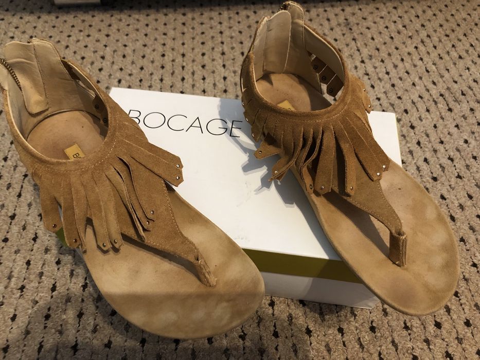 Vand sandale marimea 38 Bocage piele întoarsă cu franjuri