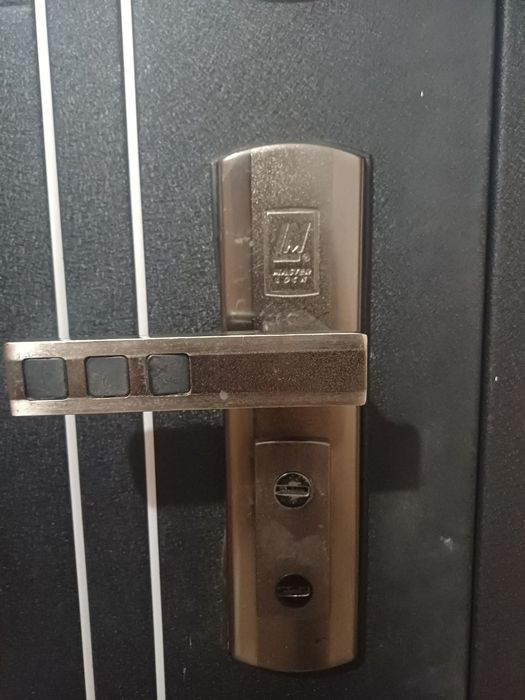 Ремонт замков установка замков вскрытие замков Zamok oʻrnatish eshik o