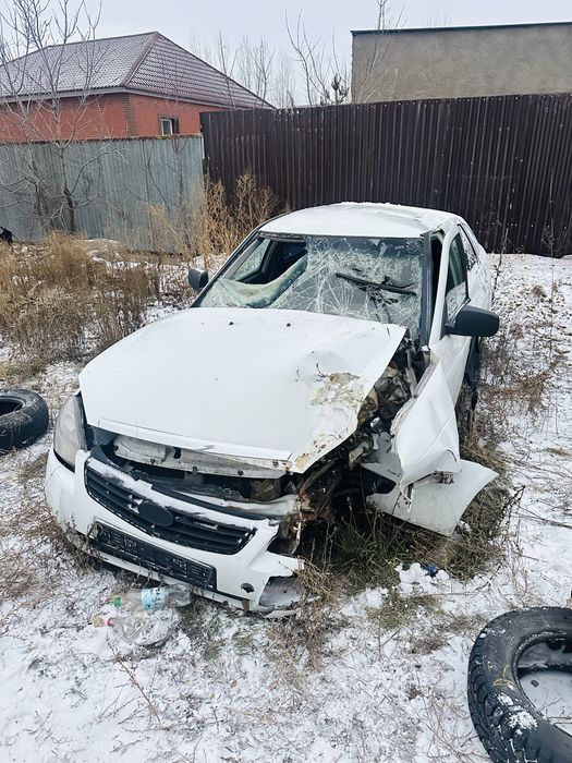 Продам приору седан 2012 г на разбор