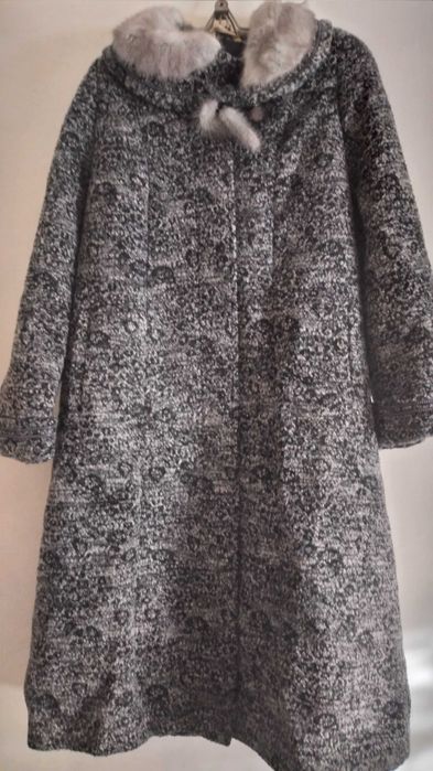 Продам зимнее пальто