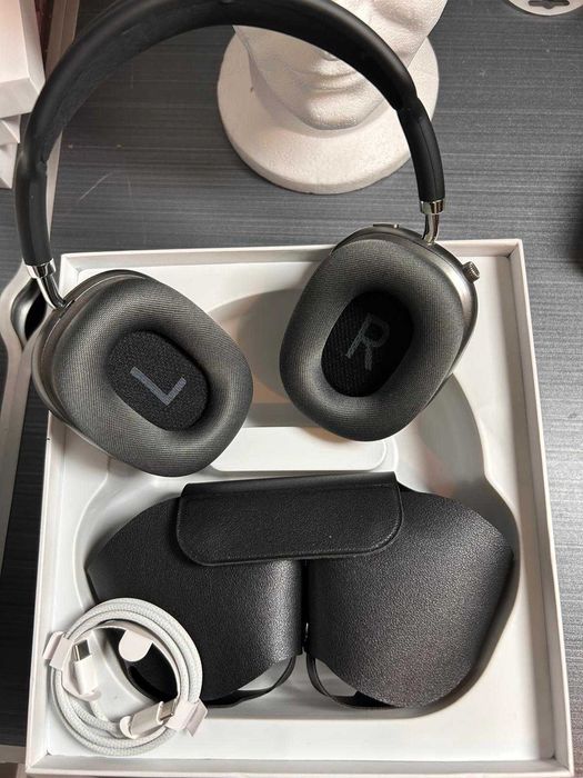 Căști Bluetooth de înaltă calitate; le poți testa înainte de a le cumpăra.