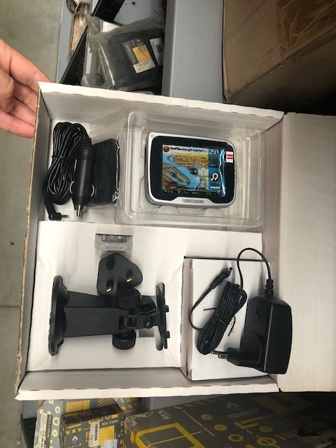 Navigatie Navimaster VDO Dayton pn2050 7711422397 MP3, 3.5" touch display, 12 calale gps, cu jocuri, rutare vocala, Bluetooth, 65MB memorie,