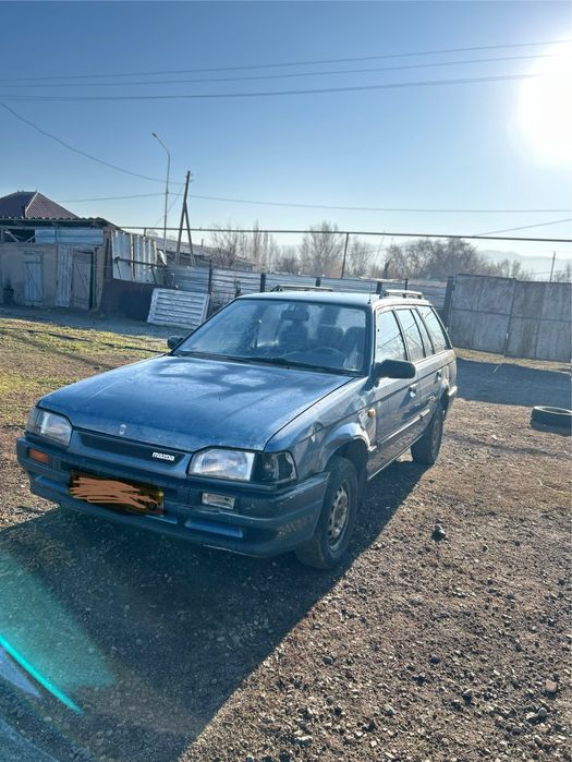 Mazda 323.