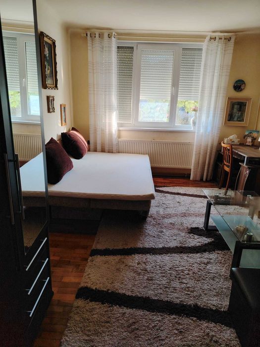 Dau in chirie apartament 2 camere zona Spitalului Judetean