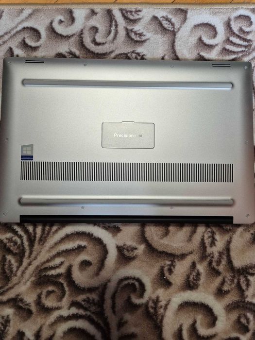 Dell Precision 5540 Windows 11 Pro for Workstations intel Xeon E-2276M 1TB NVMe SSD. 32GB DDR4 2667MHz .15.6"  Nvidia Quadro T1000