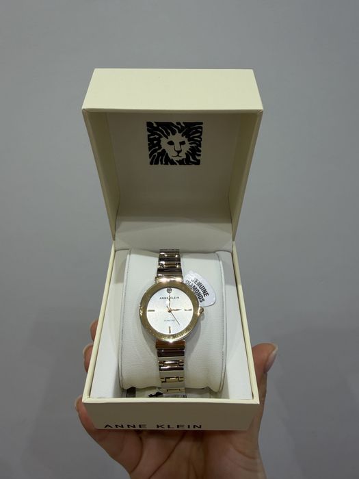 Часы Anne Klein