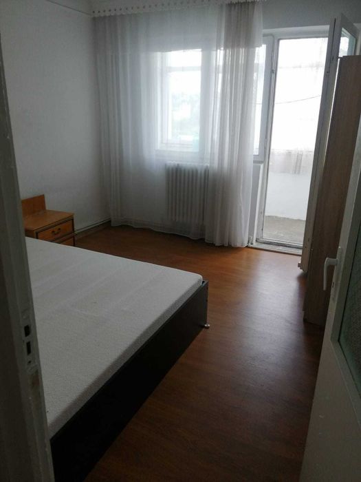 Inchiriez Apartament  2 Camere, Decomandat, Alexandru cel Bun