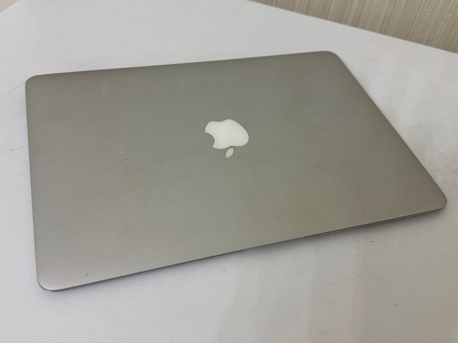 MacBook Air продается вместе с мышкой