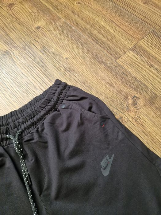 Мъжка екип къси панталони и тениска размер S M L XL 2xL
Най-висок клас