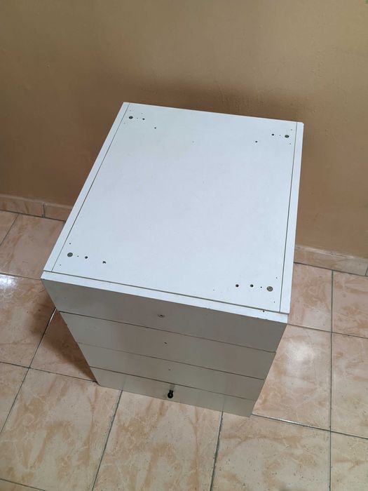 Шкаф. Тумба. С выдвижными полками. Shkaf, tumba.