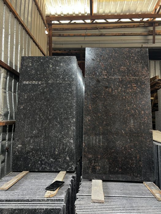 Tan braun granit xindistonТан Браун гранит Индия, Tan brown granit hin